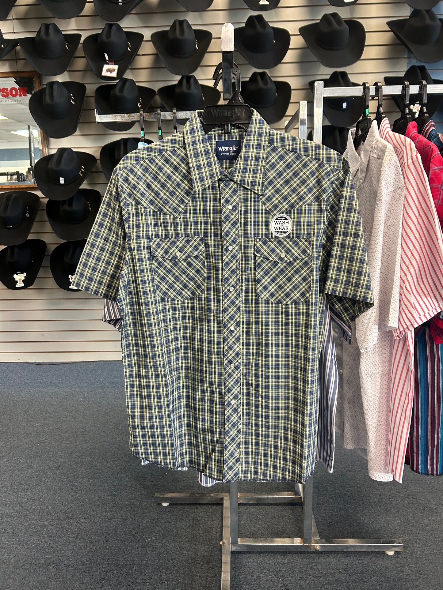 Wrangler Tight Plaid Short Sleeve