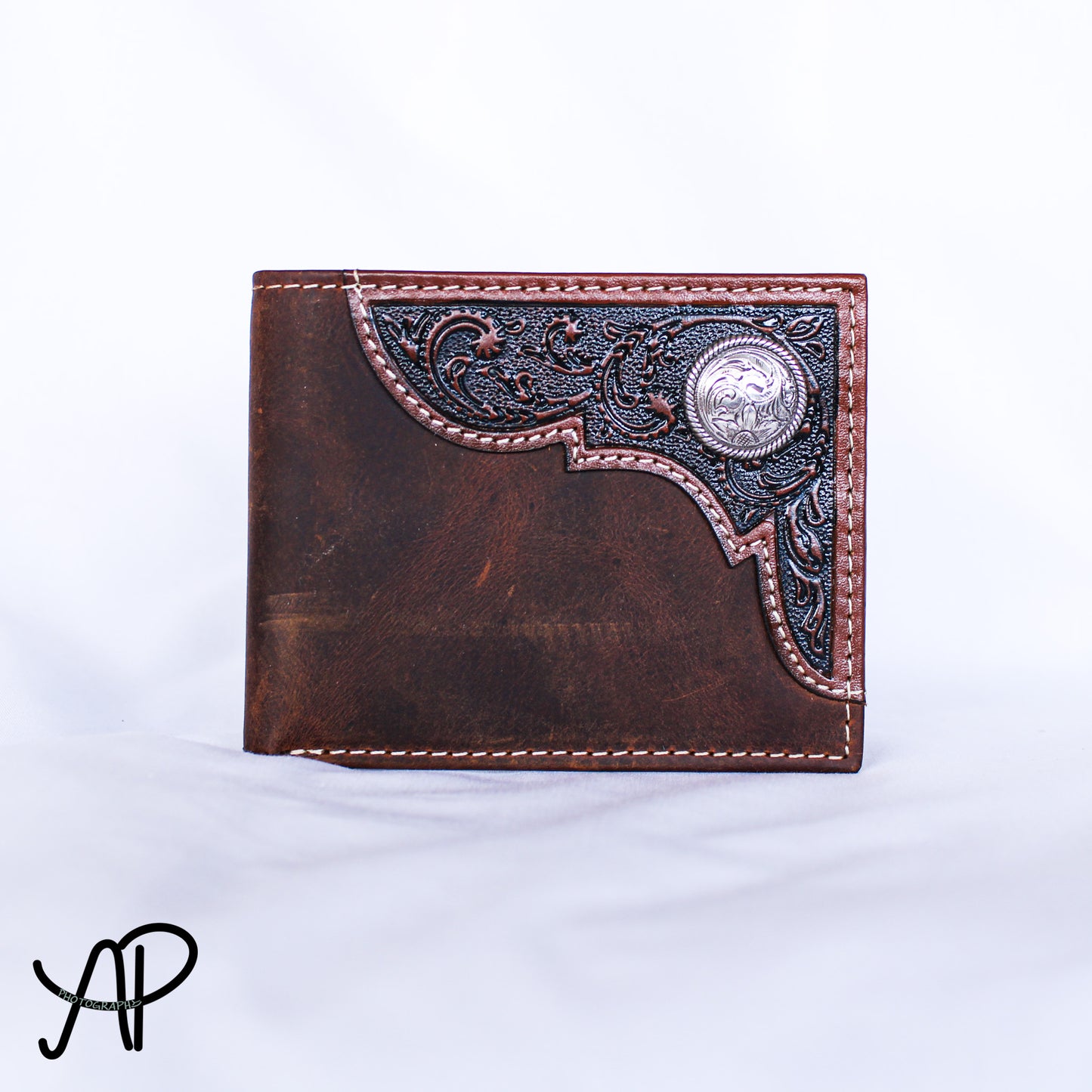 Concho Bi-Fold